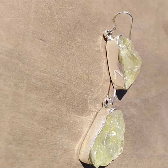 Sterling silver lemon quartz raw boho earrings - Picture 2 of 4